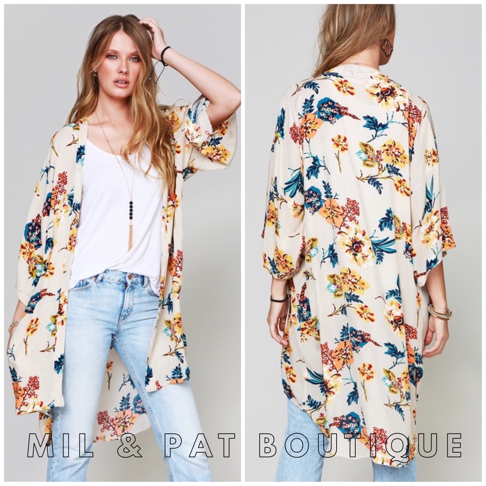 🆕BEIGE FLORAL KIMONO